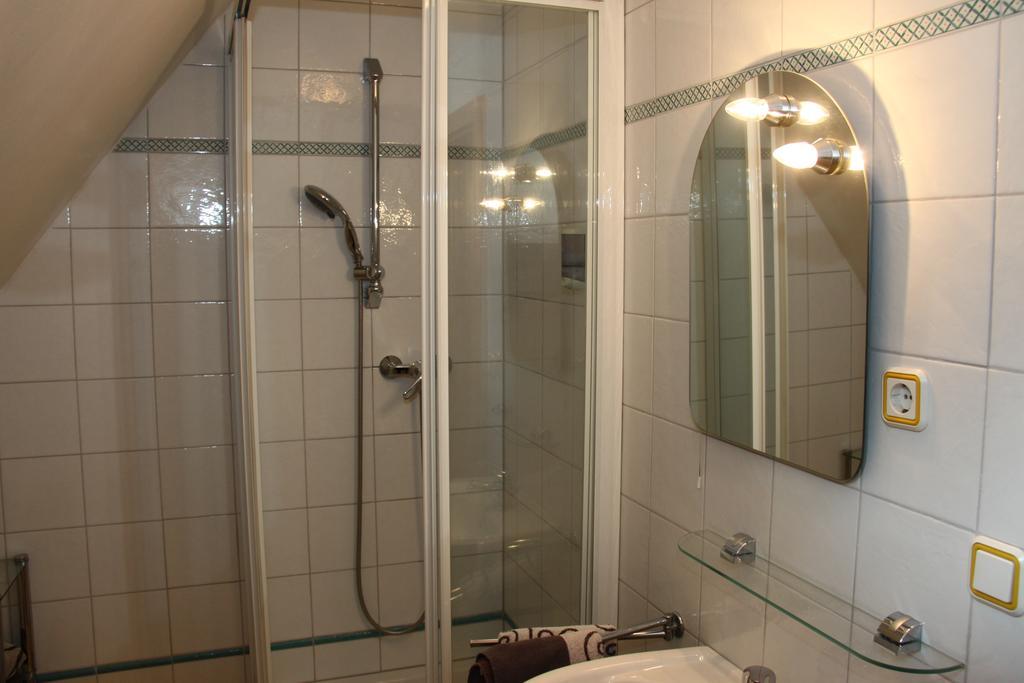 Pension Jahrbacher Леобен Номер фото